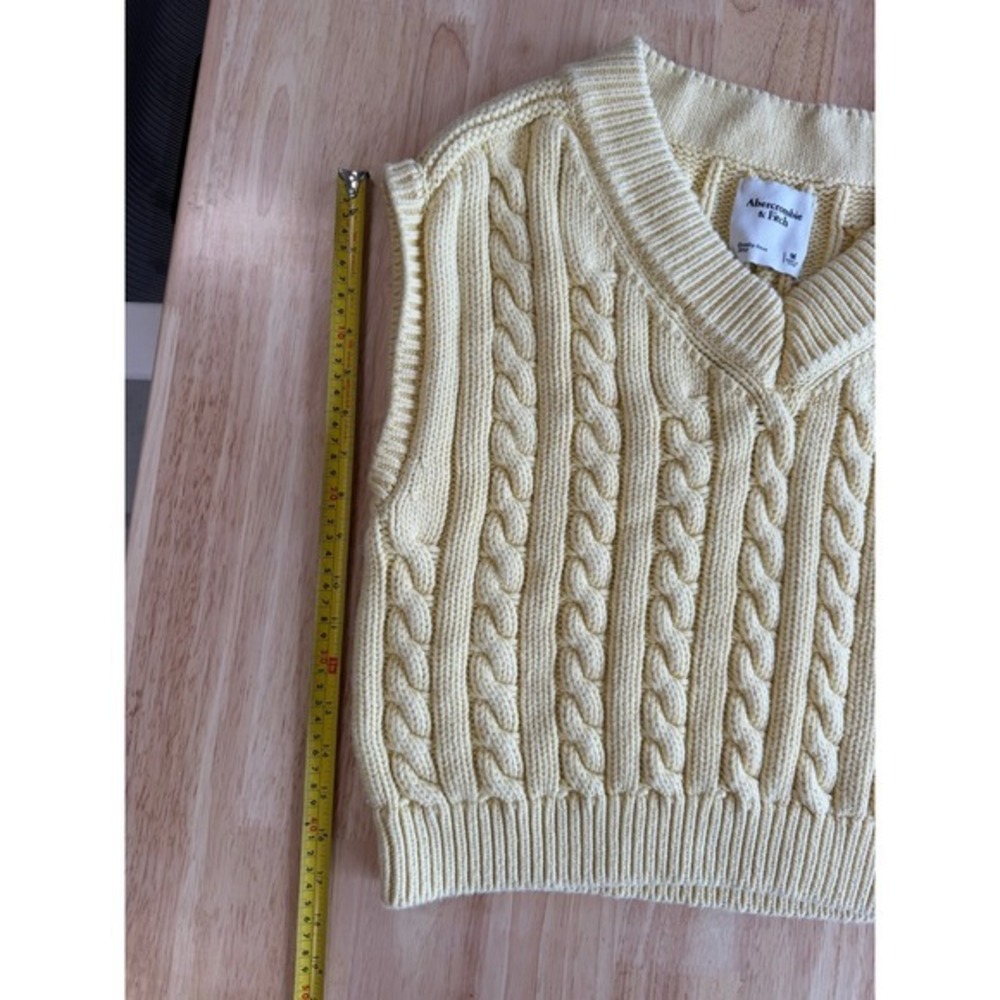 Abercrombie & Fitch Yellow Cable Knit V-Neck Sweater Vest - Picture 8 of 10